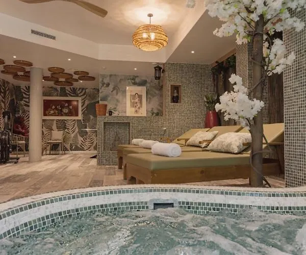 Отель Casa Coco Boutique & 4*s - Adults Only Льорет-де-Мар